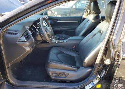 2020 Toyota Camry Le z USA, uszkodzony, nr VIN 4T1C11BK7LU002030